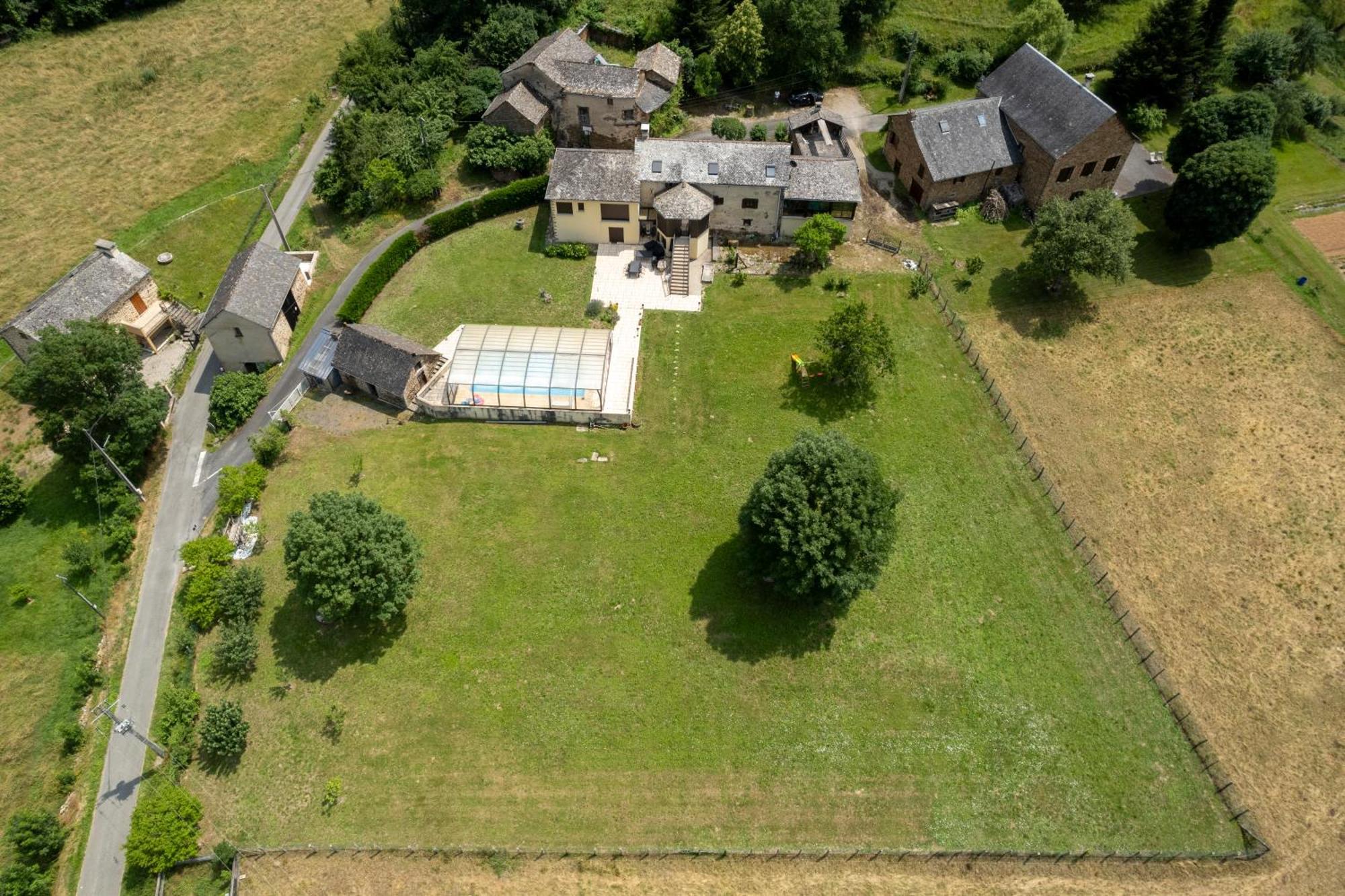 Вилла Grand Gite Piscine, L'Estrebaldie Aveyron Centres Экстерьер фото