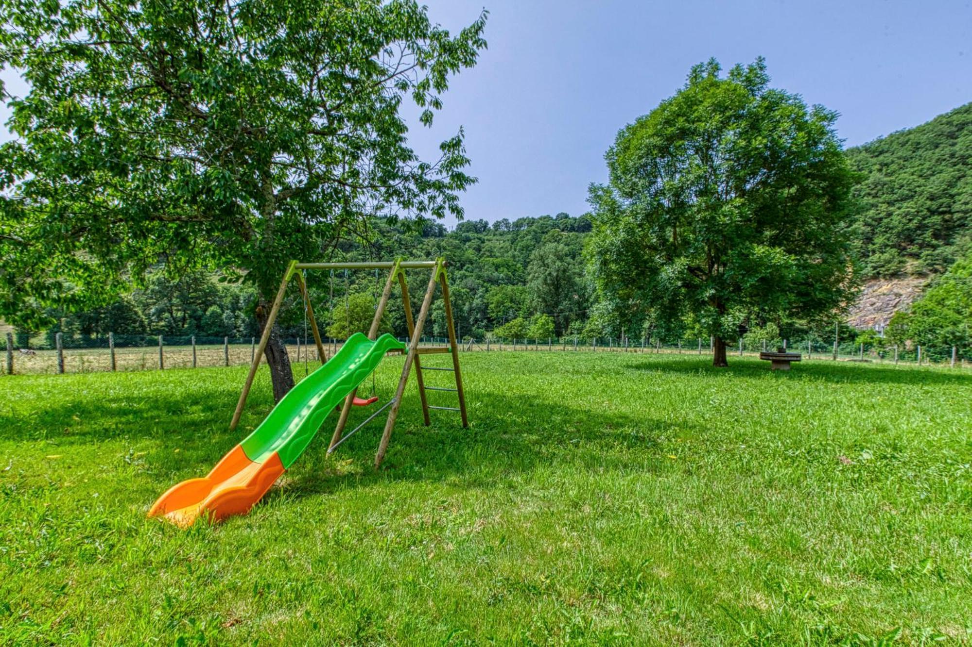 Вилла Grand Gite Piscine, L'Estrebaldie Aveyron Centres Экстерьер фото